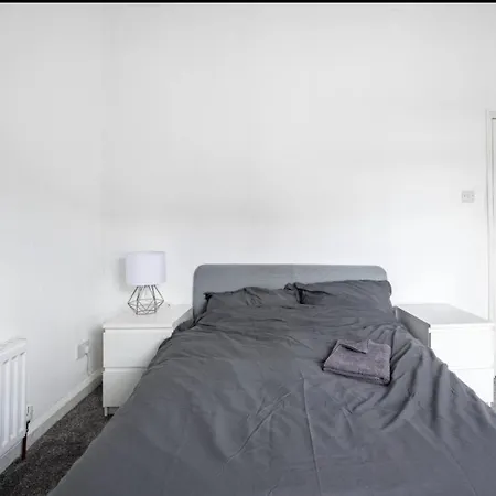 Home Away From Home Local To A Lot Of Amenities Stoke-on-Trent Exterior photo